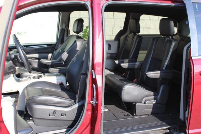 2019 Dodge Grand Caravan SXT 4dr Mini Van - 22889870 - 12