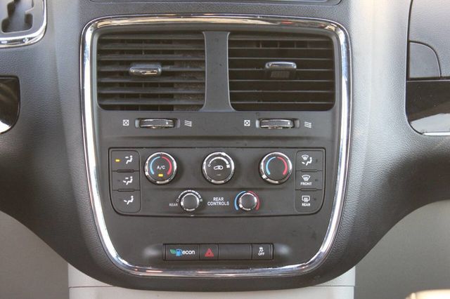 2019 Dodge Grand Caravan SXT 4dr Mini Van - 22889870 - 21