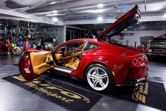 2019 Ferrari 812 Superfast Coupe - 22286279 - 26