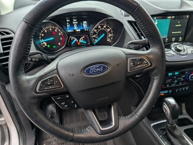 2019 Ford Escape Titanium 4WD - 22937285 - 11