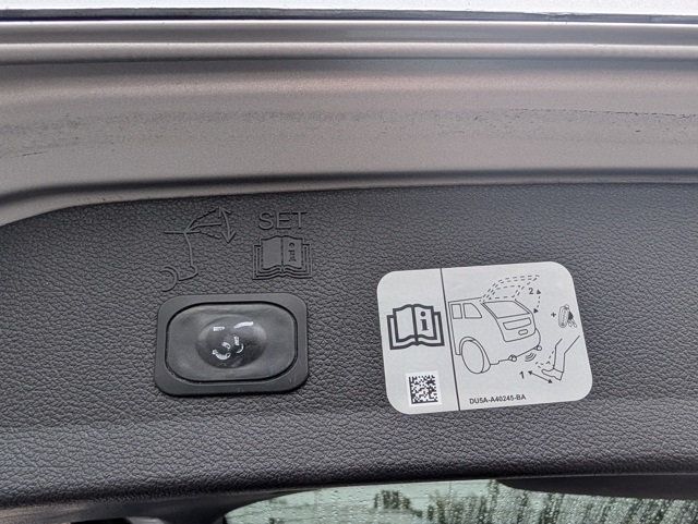 2019 Ford Escape Titanium 4WD - 22937285 - 16