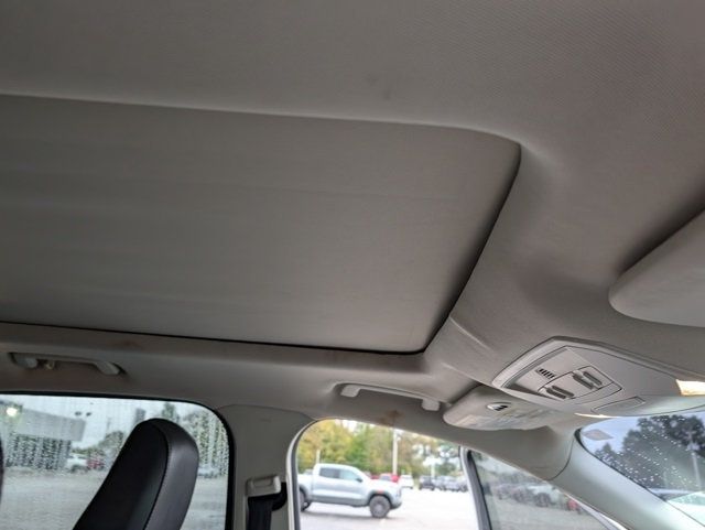 2019 Ford Escape Titanium 4WD - 22937285 - 20