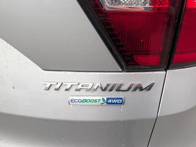 2019 Ford Escape Titanium 4WD - 22937285 - 7