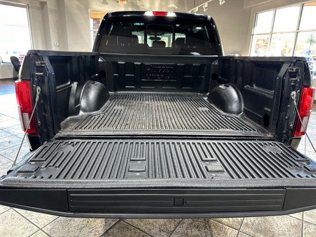 2019 Ford F-150 LARIAT - 22316442 - 26