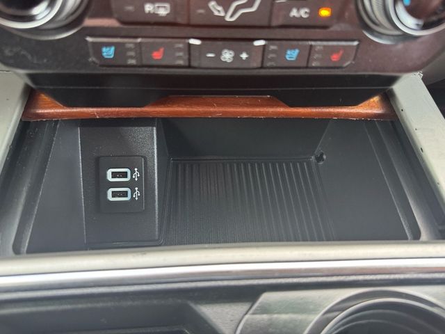 2019 Ford F-250SD King Ranch - 22928217 - 24