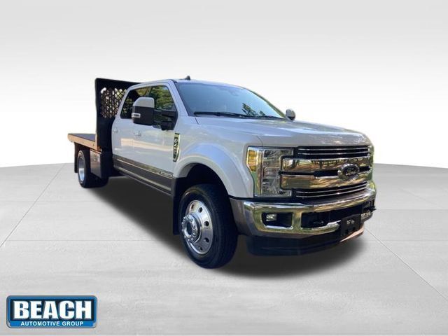2019 Ford Super Duty F-450 DRW LARIAT 4WD Crew Cab 8' Box - 22930639 | Video 1