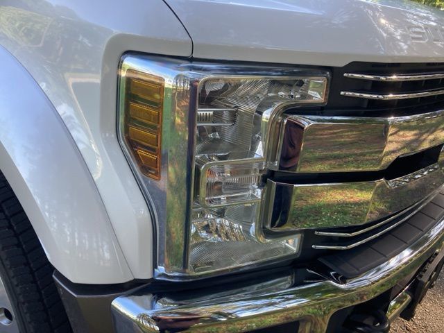2019 Ford Super Duty F-450 DRW LARIAT 4WD Crew Cab 8' Box - 22930639 - 9
