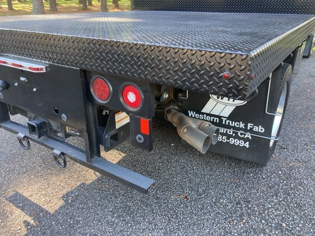 2019 Ford Super Duty F-450 DRW LARIAT 4WD Crew Cab 8' Box - 22930639 - 14