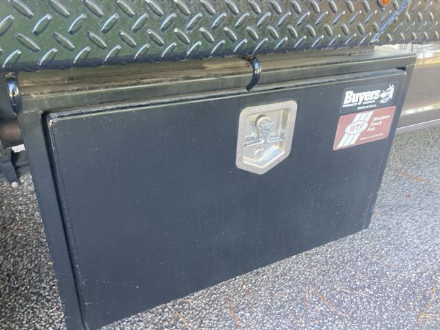 2019 Ford Super Duty F-450 DRW LARIAT 4WD Crew Cab 8' Box - 22930639 - 16