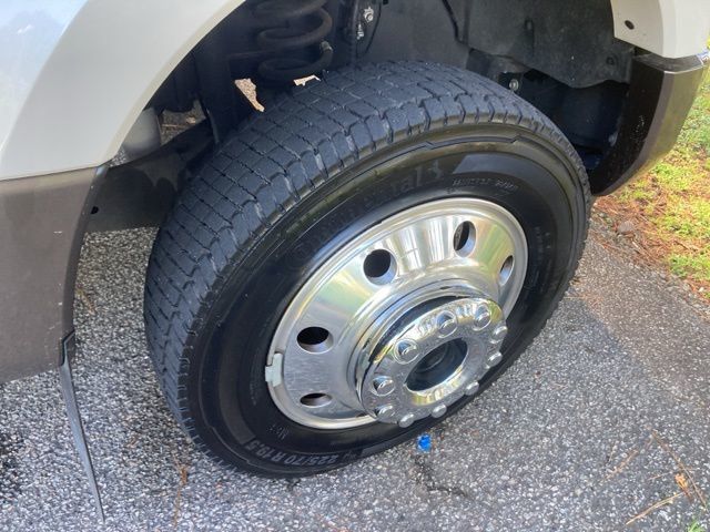 2019 Ford Super Duty F-450 DRW LARIAT 4WD Crew Cab 8' Box - 22930639 - 17