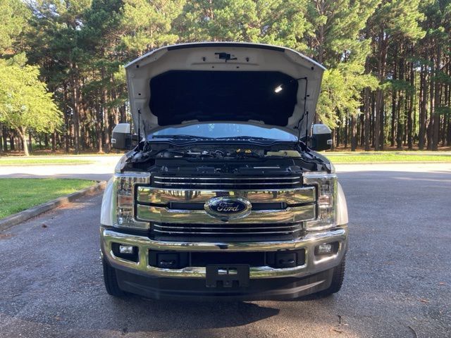 2019 Ford Super Duty F-450 DRW LARIAT 4WD Crew Cab 8' Box - 22930639 - 20