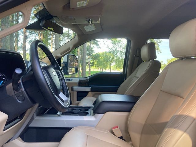 2019 Ford Super Duty F-450 DRW LARIAT 4WD Crew Cab 8' Box - 22930639 - 21