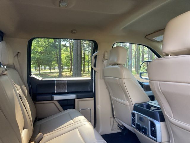 2019 Ford Super Duty F-450 DRW LARIAT 4WD Crew Cab 8' Box - 22930639 - 24