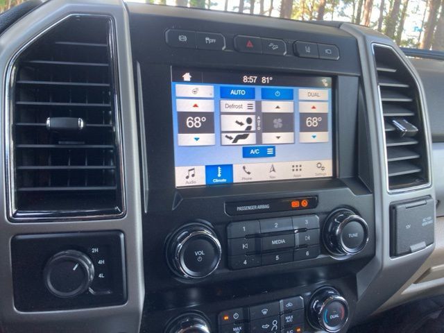 2019 Ford Super Duty F-450 DRW LARIAT 4WD Crew Cab 8' Box - 22930639 - 30