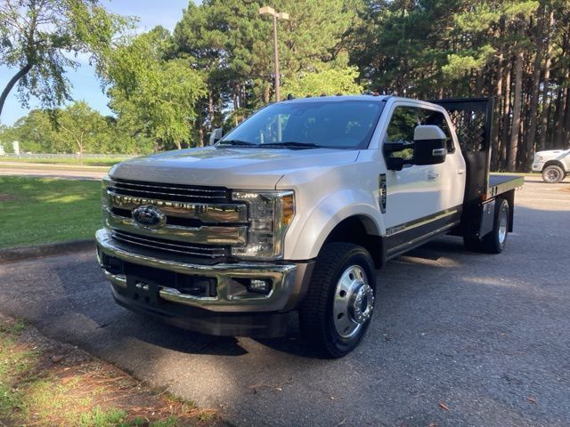 2019 Ford Super Duty F-450 DRW LARIAT 4WD Crew Cab 8' Box - 22930639 - 7
