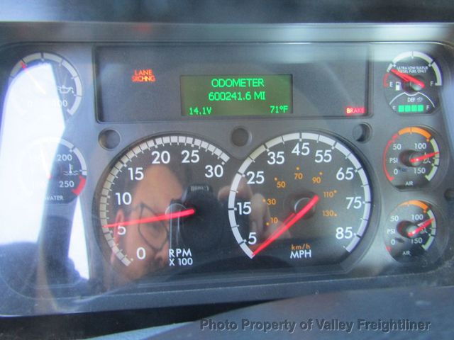 2019 Freightliner Cascadia 126  - 22929410 - 15