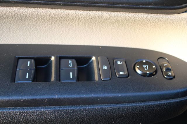 2019 Honda CR-V LX AWD - 22901700 - 27