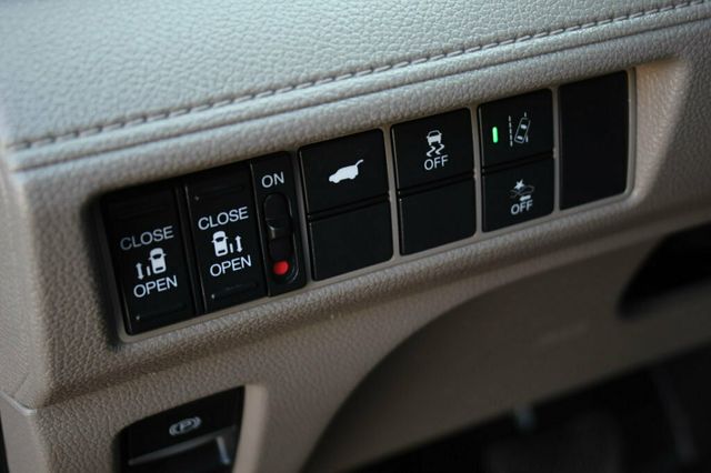 2019 Honda Odyssey  EXL W/ LEATHER, MOONROOF...100K SERVICE COMPLETED - 22826718 - 21