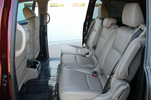 2019 Honda Odyssey  EXL W/ LEATHER, MOONROOF...100K SERVICE COMPLETED - 22826718 - 26