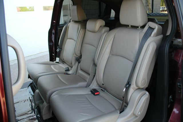 2019 Honda Odyssey  EXL W/ LEATHER, MOONROOF...100K SERVICE COMPLETED - 22826718 - 27