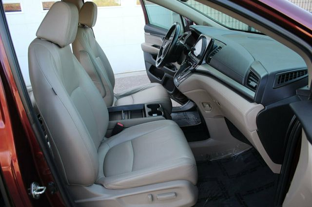 2019 Honda Odyssey  EXL W/ LEATHER, MOONROOF...100K SERVICE COMPLETED - 22826718 - 6