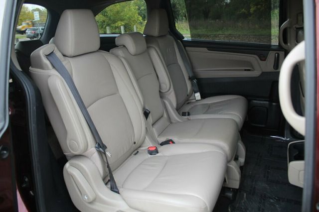2019 Honda Odyssey ONE OWNER EXL W/ LEATHER, POWER SLIDING SUNROOF - 22918475 - 11