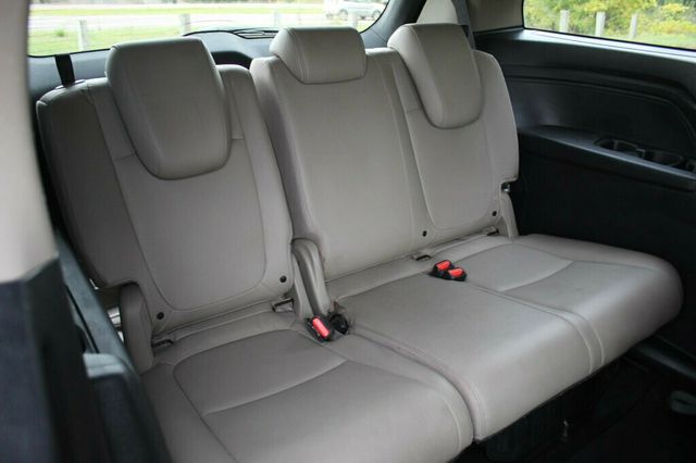 2019 Honda Odyssey ONE OWNER EXL W/ LEATHER, POWER SLIDING SUNROOF - 22918475 - 12