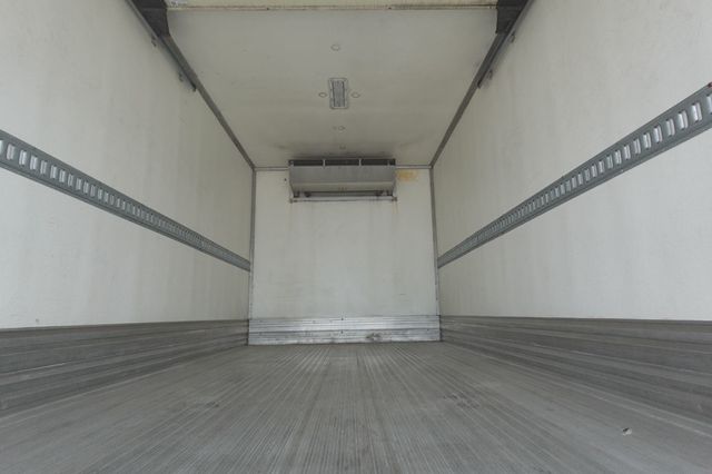 2019 Isuzu NRR (16ft Reefer with Step Bumper) - 22867450 - 11