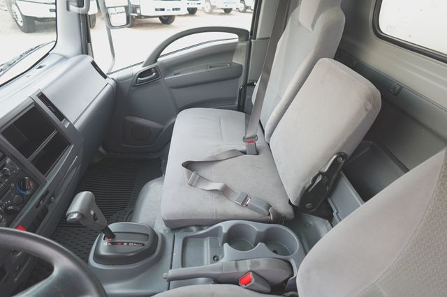 2019 Isuzu NRR (16ft Reefer with Step Bumper) - 22867450 - 21