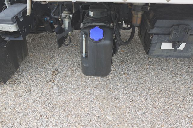 2019 Isuzu NRR (16ft Reefer with Step Bumper) - 22867450 - 51