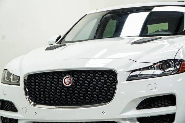 2019 Jaguar F-PACE 30t Prestige AWD - 22867711 - 1