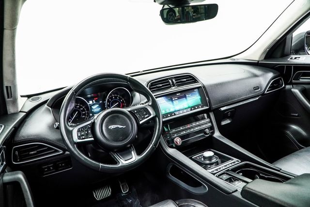 2019 Jaguar F-PACE 30t Prestige AWD - 22867711 - 4