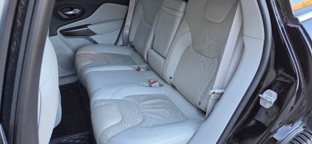 2019 Jeep Cherokee 4x4 LOADED Nav Htd Leather Pano Roof CLEAN 615-300-6004 - 22935896 - 14