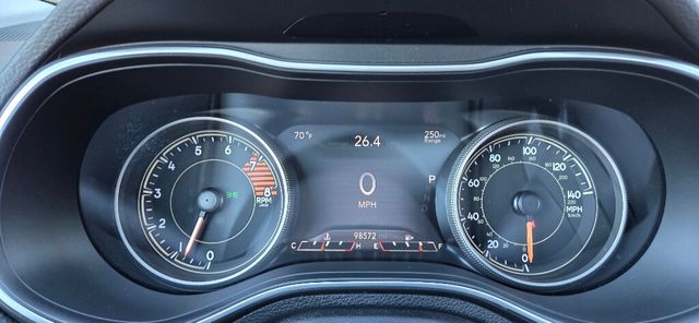 2019 Jeep Cherokee 4x4 LOADED Nav Htd Leather Pano Roof CLEAN 615-300-6004 - 22935896 - 31