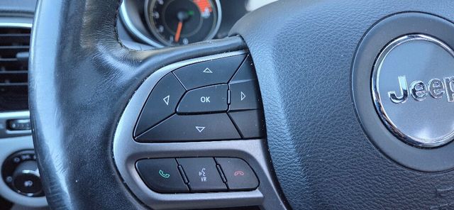 2019 Jeep Cherokee 4x4 LOADED Nav Htd Leather Pano Roof CLEAN 615-300-6004 - 22935896 - 32