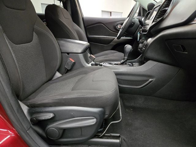 2019 Jeep Cherokee Latitude FWD - 22929307 - 12