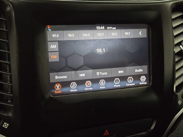 2019 Jeep Cherokee Latitude FWD - 22929307 - 17