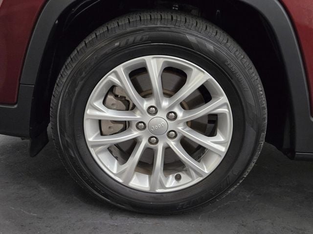 2019 Jeep Cherokee Latitude FWD - 22929307 - 5