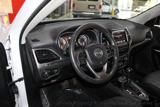 2019 Jeep Cherokee Latitude FWD - 22939710 - 11