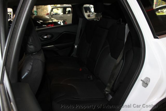 2019 Jeep Cherokee Latitude FWD - 22939710 - 19