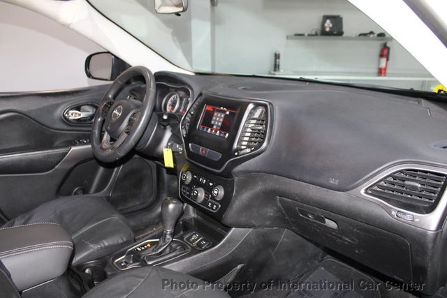 2019 Jeep Cherokee Latitude FWD - 22939710 - 29