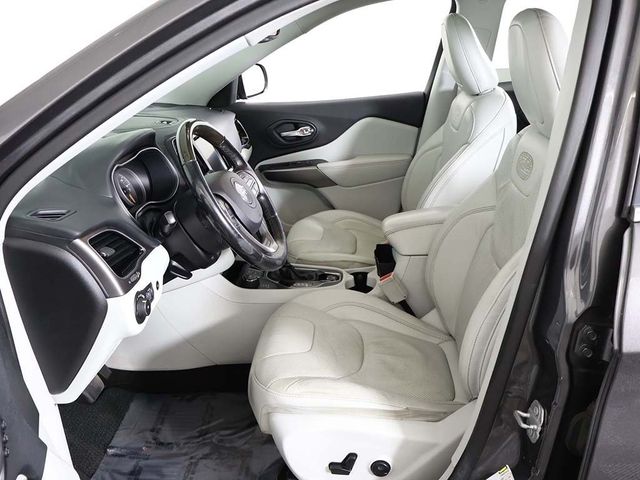 2019 Jeep Cherokee Overland 4x4 - 22935328 - 33