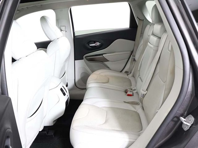 2019 Jeep Cherokee Overland 4x4 - 22935328 - 36