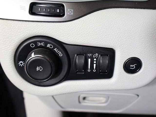 2019 Jeep Cherokee Overland 4x4 - 22935328 - 41