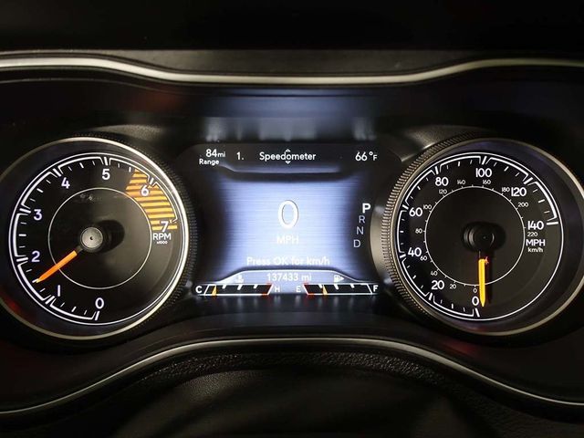 2019 Jeep Cherokee Overland 4x4 - 22935328 - 44