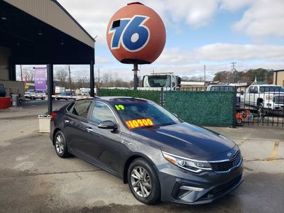 Kia Optima's photo