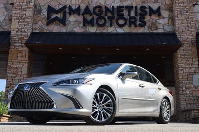 2019 Lexus ES