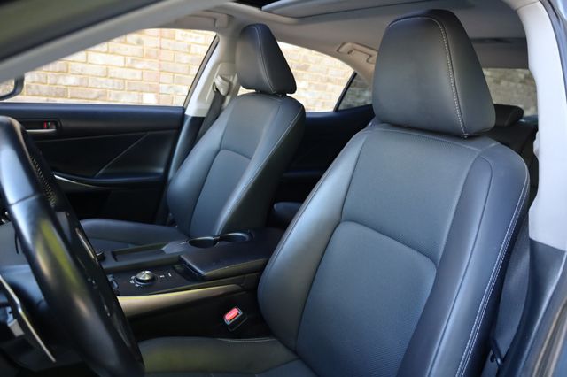 2019 Lexus IS IS 300 RWD - 22878504 - 15