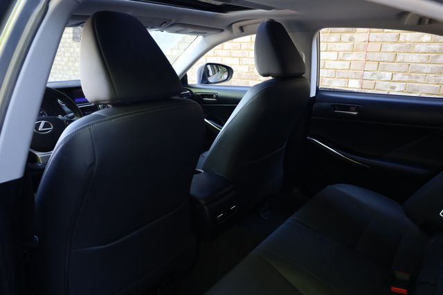 2019 Lexus IS IS 300 RWD - 22878504 - 18