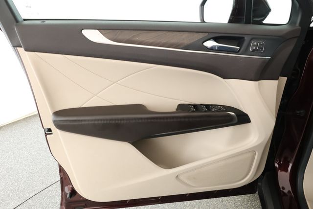 2019 Lincoln MKC Reserve AWD with Technology Package & 2.3L Turbocharged Engine - 22925961 - 8